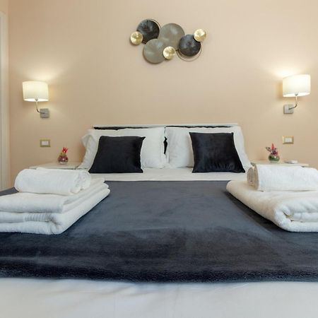 L'Affaccio Rooms - Lungomare Галиполи Екстериор снимка