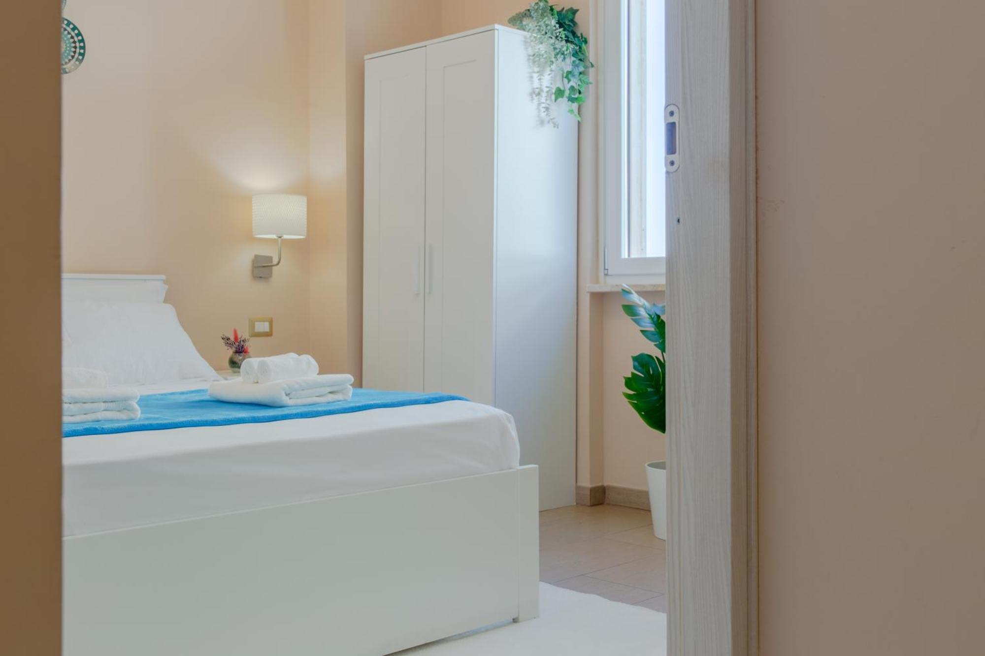 L'Affaccio Rooms - Lungomare Галиполи Екстериор снимка