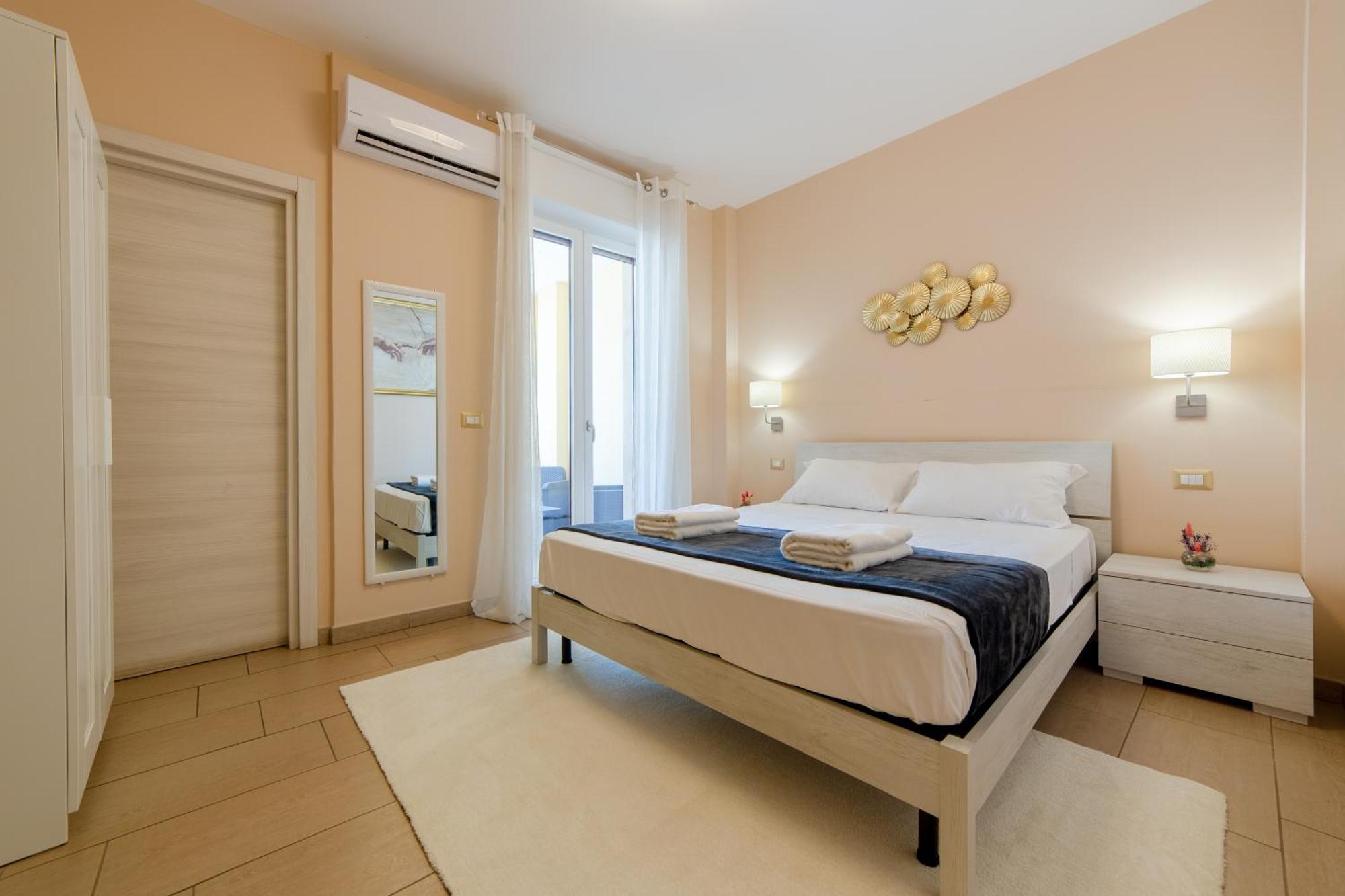 L'Affaccio Rooms - Lungomare Галиполи Екстериор снимка