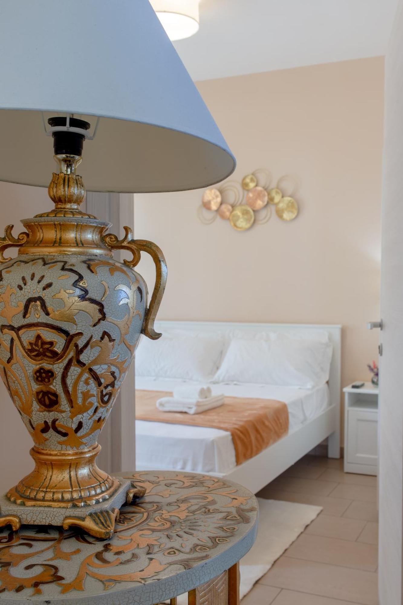 L'Affaccio Rooms - Lungomare Галиполи Екстериор снимка