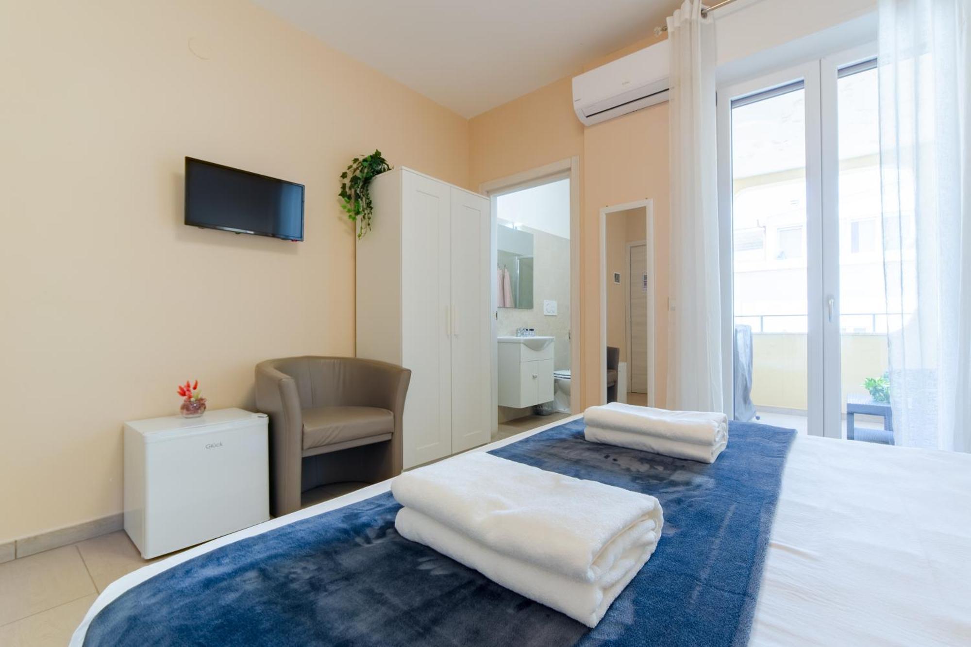 L'Affaccio Rooms - Lungomare Галиполи Екстериор снимка